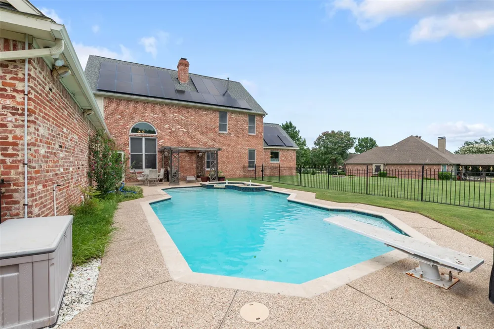 404 High Meadow Lane Heath, TX 75032