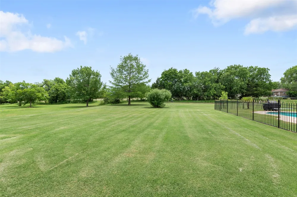 404 High Meadow Lane Heath, TX 75032