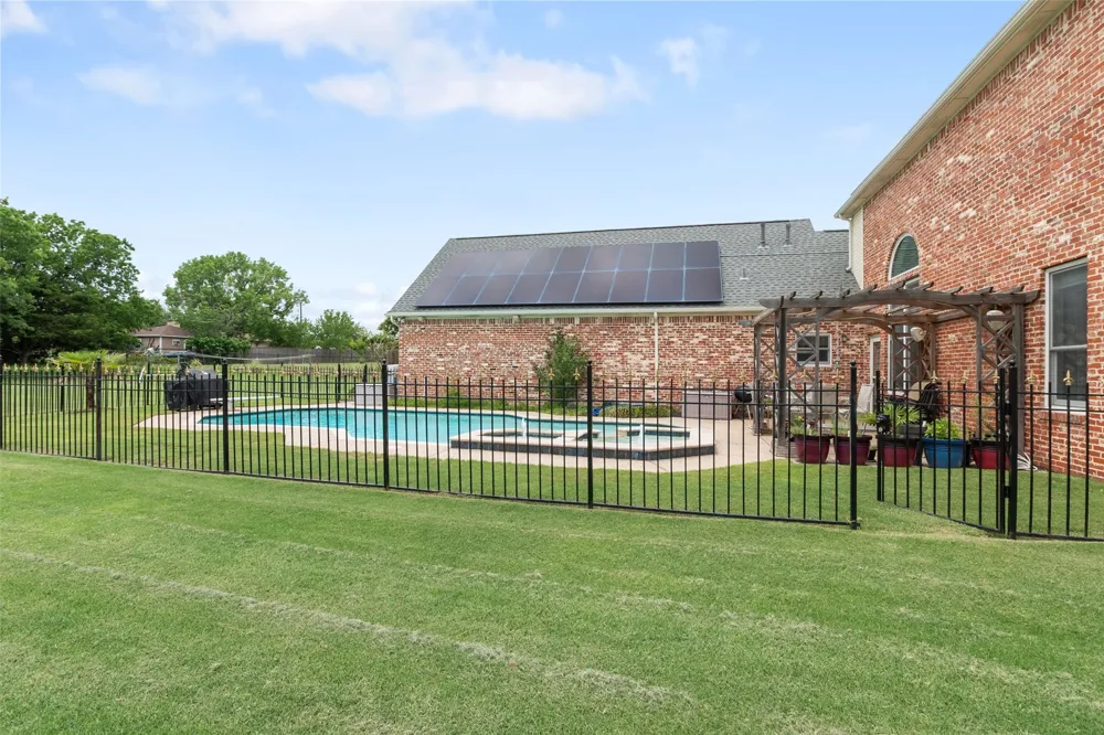 404 High Meadow Lane Heath, TX 75032