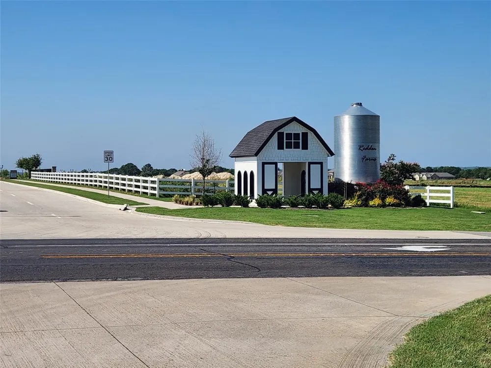 355 Freestall Drive Midlothian, TX 76065
