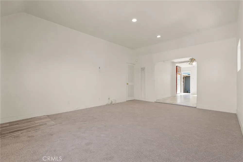 536 S Sadler Los Angeles, CA 90022
