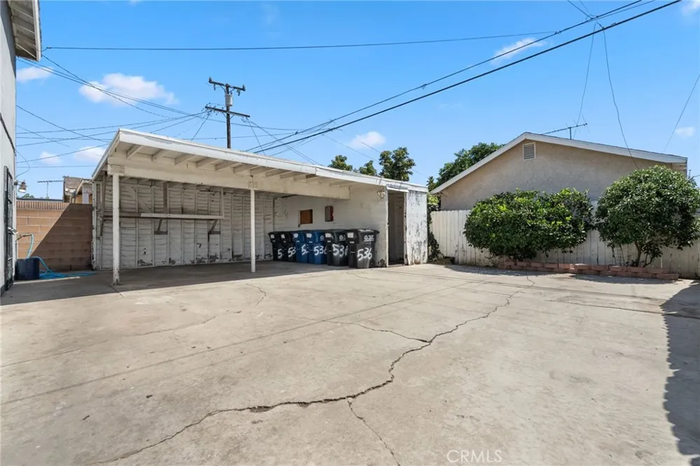 536 S Sadler Los Angeles, CA 90022