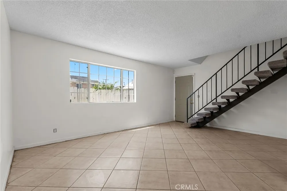 536 S Sadler Los Angeles, CA 90022