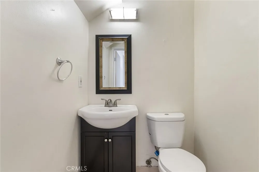 536 S Sadler Los Angeles, CA 90022