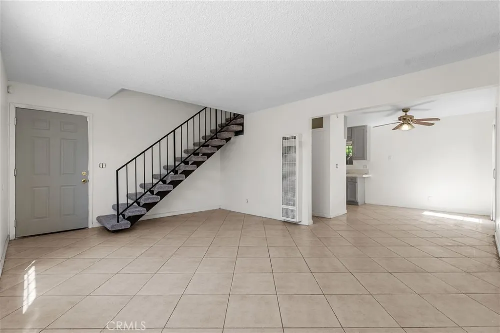 536 S Sadler Los Angeles, CA 90022