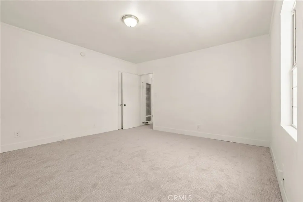 536 S Sadler Los Angeles, CA 90022