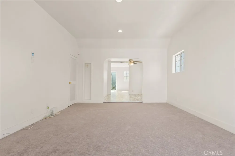 536 S Sadler Los Angeles, CA 90022