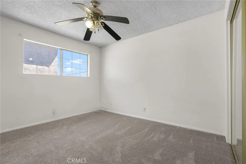 536 S Sadler Los Angeles, CA 90022