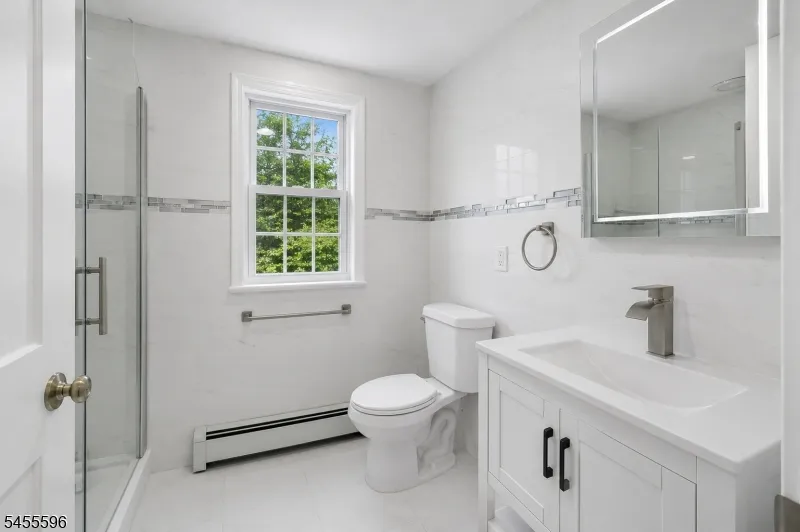 18 Mountainside Dr Wayne, NJ 07470