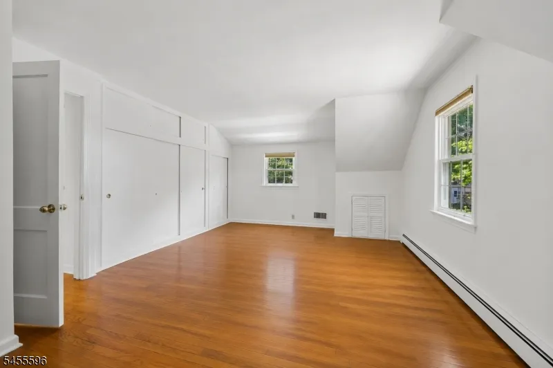 18 Mountainside Dr Wayne, NJ 07470