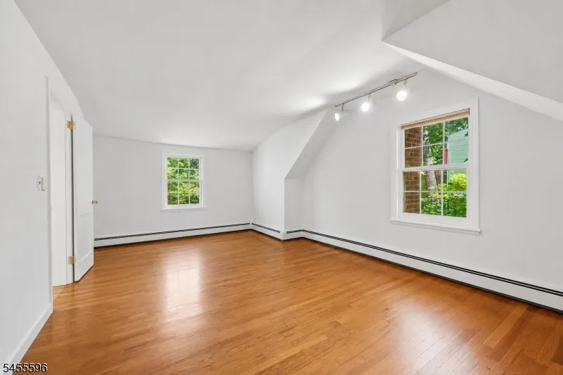 18 Mountainside Dr Wayne, NJ 07470