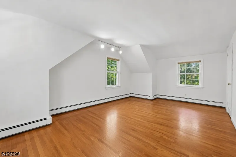 18 Mountainside Dr Wayne, NJ 07470