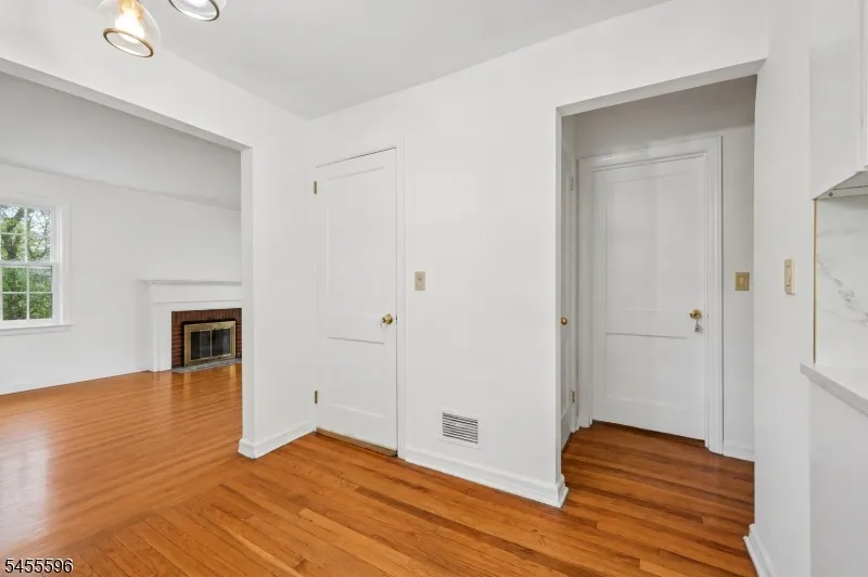 18 Mountainside Dr Wayne, NJ 07470