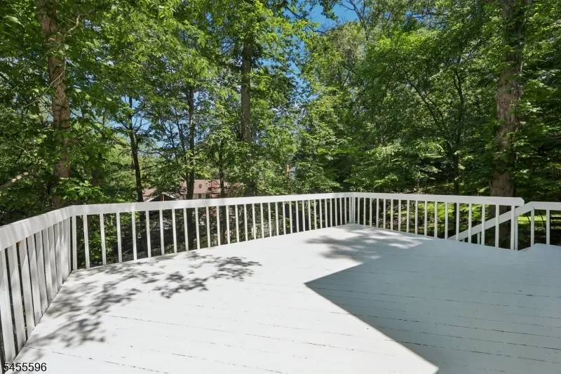 18 Mountainside Dr Wayne, NJ 07470