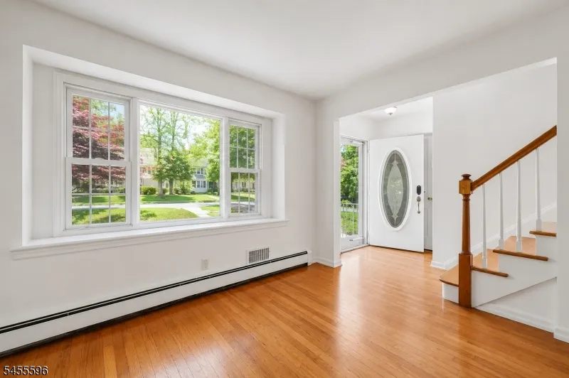 18 Mountainside Dr Wayne, NJ 07470