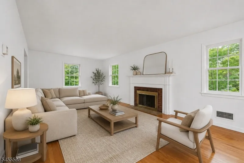 18 Mountainside Dr Wayne, NJ 07470
