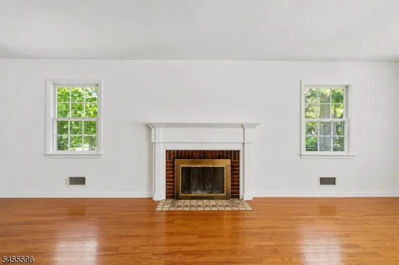 18 Mountainside Dr Wayne, NJ 07470
