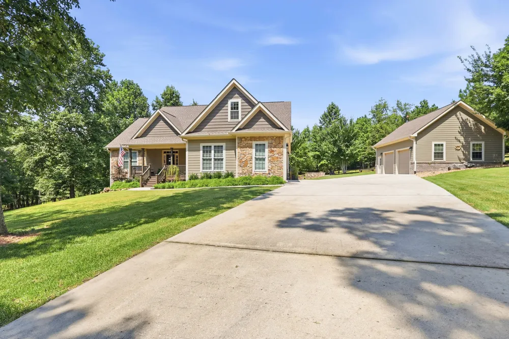1625 River Bluffs Drive Jasper, TN 37347