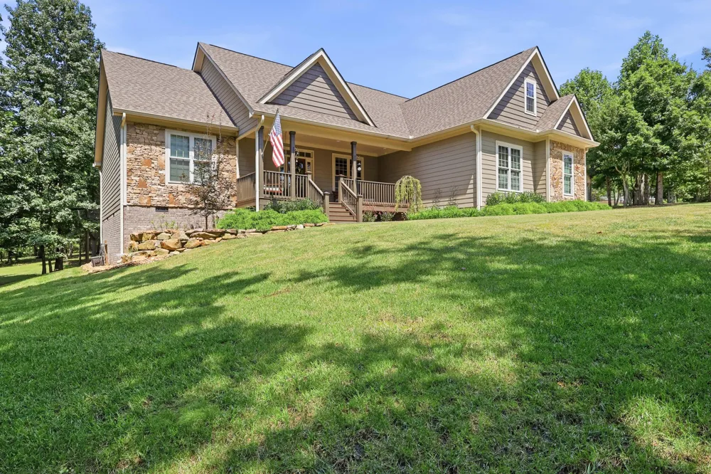 1625 River Bluffs Drive Jasper, TN 37347