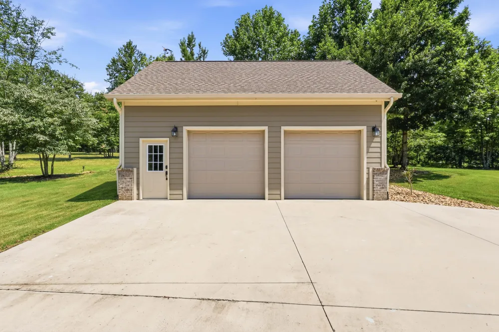 1625 River Bluffs Drive Jasper, TN 37347