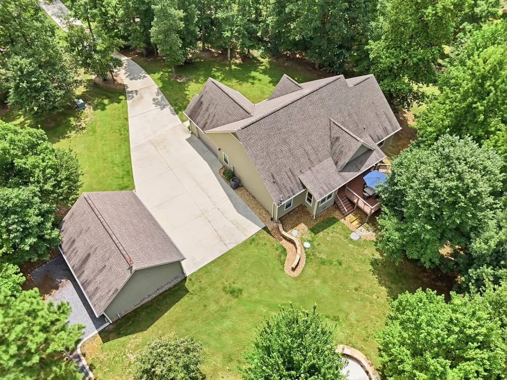 1625 River Bluffs Drive Jasper, TN 37347