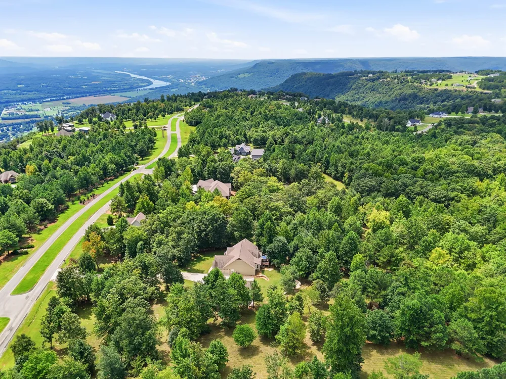 1625 River Bluffs Drive Jasper, TN 37347