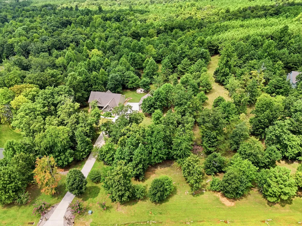 1625 River Bluffs Drive Jasper, TN 37347