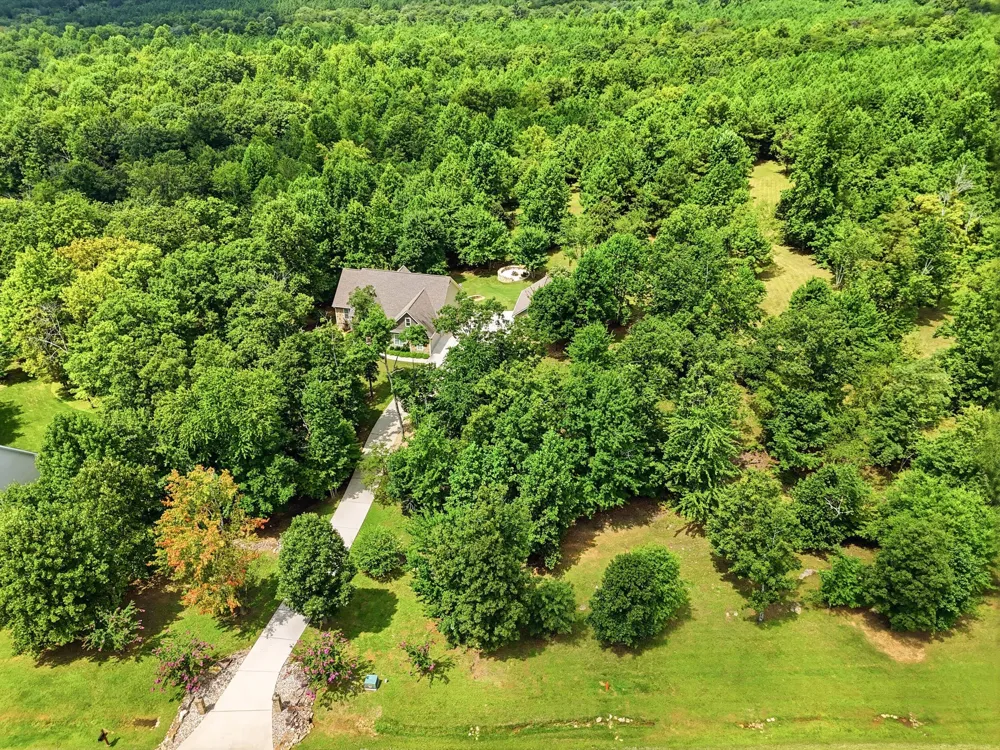 1625 River Bluffs Drive Jasper, TN 37347