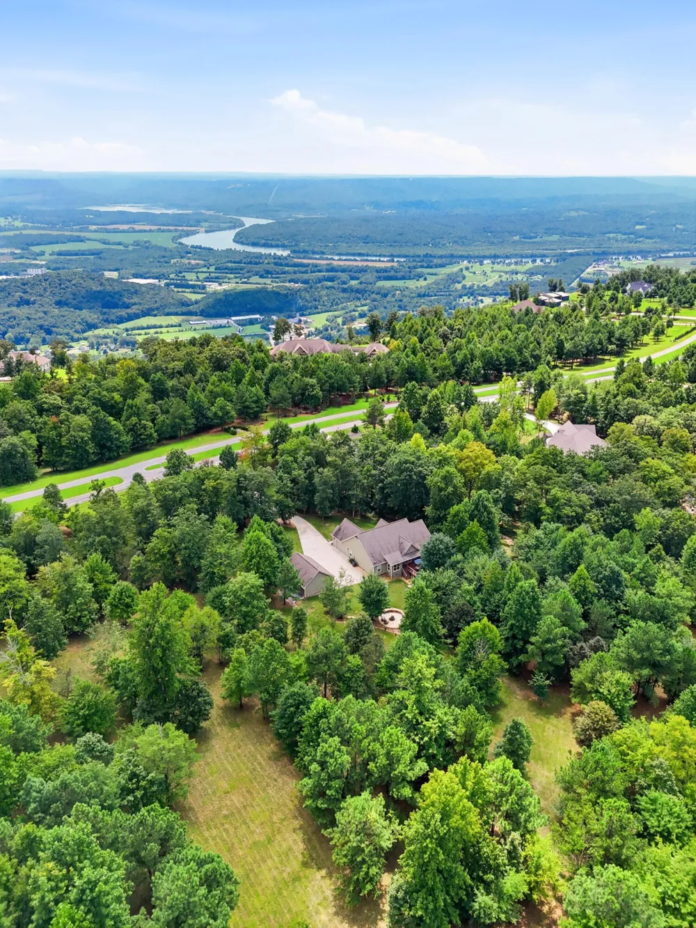 1625 River Bluffs Drive Jasper, TN 37347