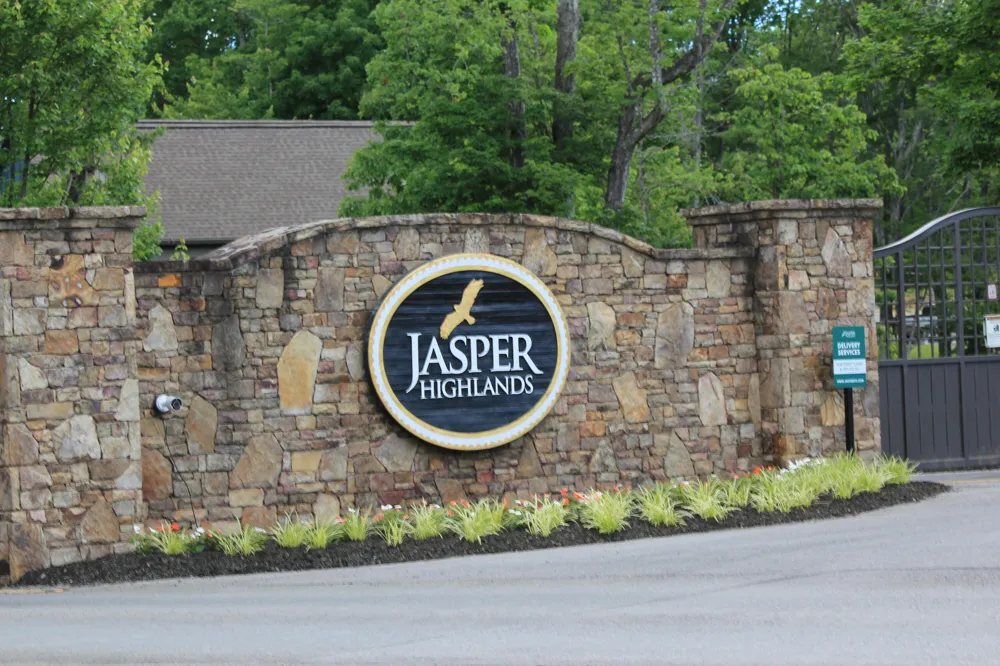 1625 River Bluffs Drive Jasper, TN 37347