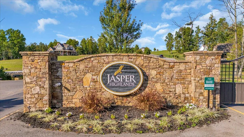 1625 River Bluffs Drive Jasper, TN 37347
