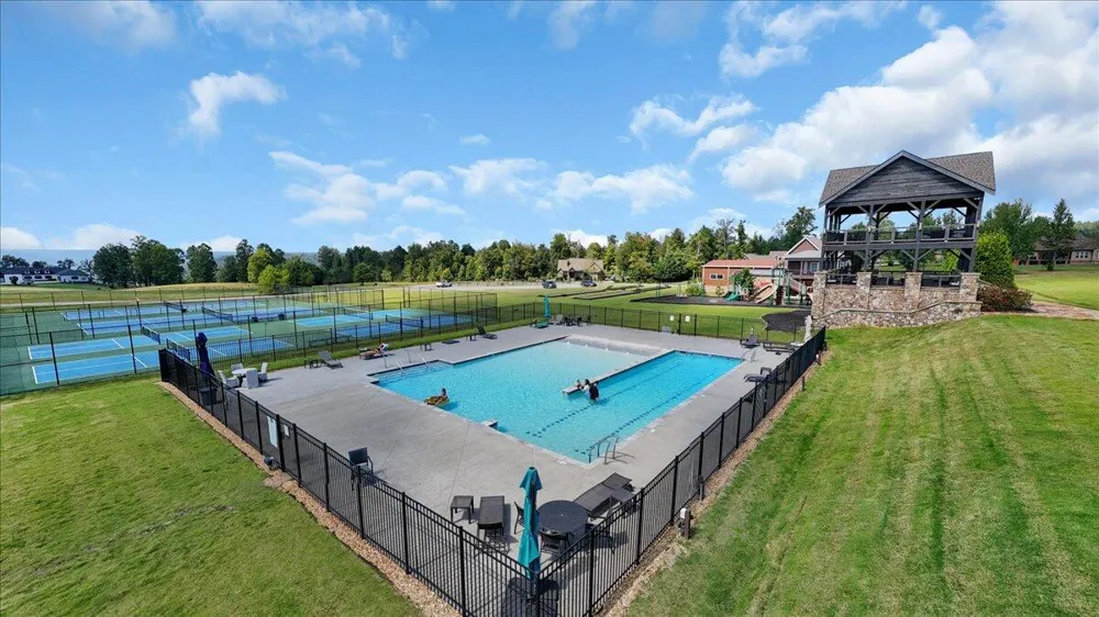 1625 River Bluffs Drive Jasper, TN 37347