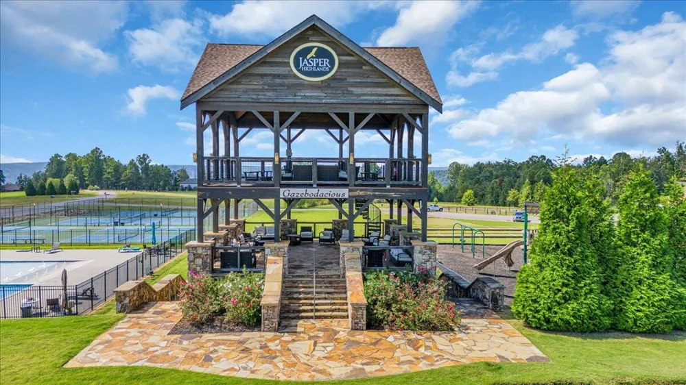 1625 River Bluffs Drive Jasper, TN 37347