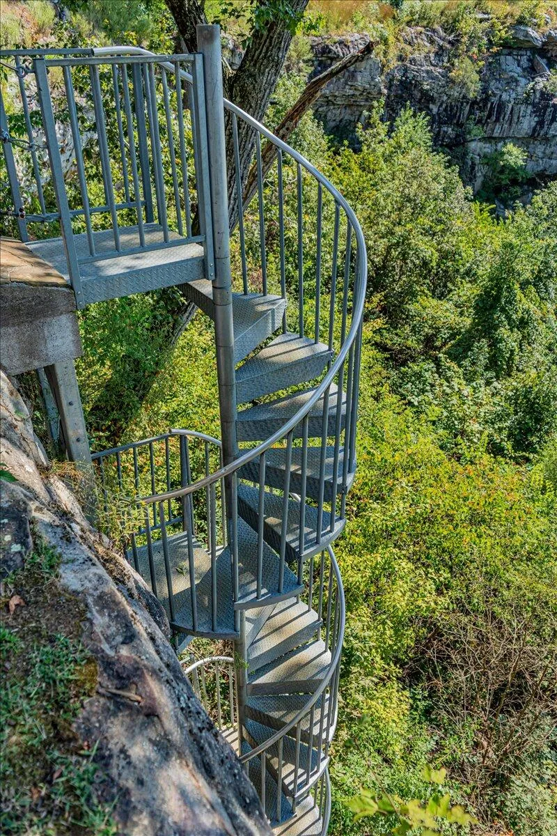1625 River Bluffs Drive Jasper, TN 37347