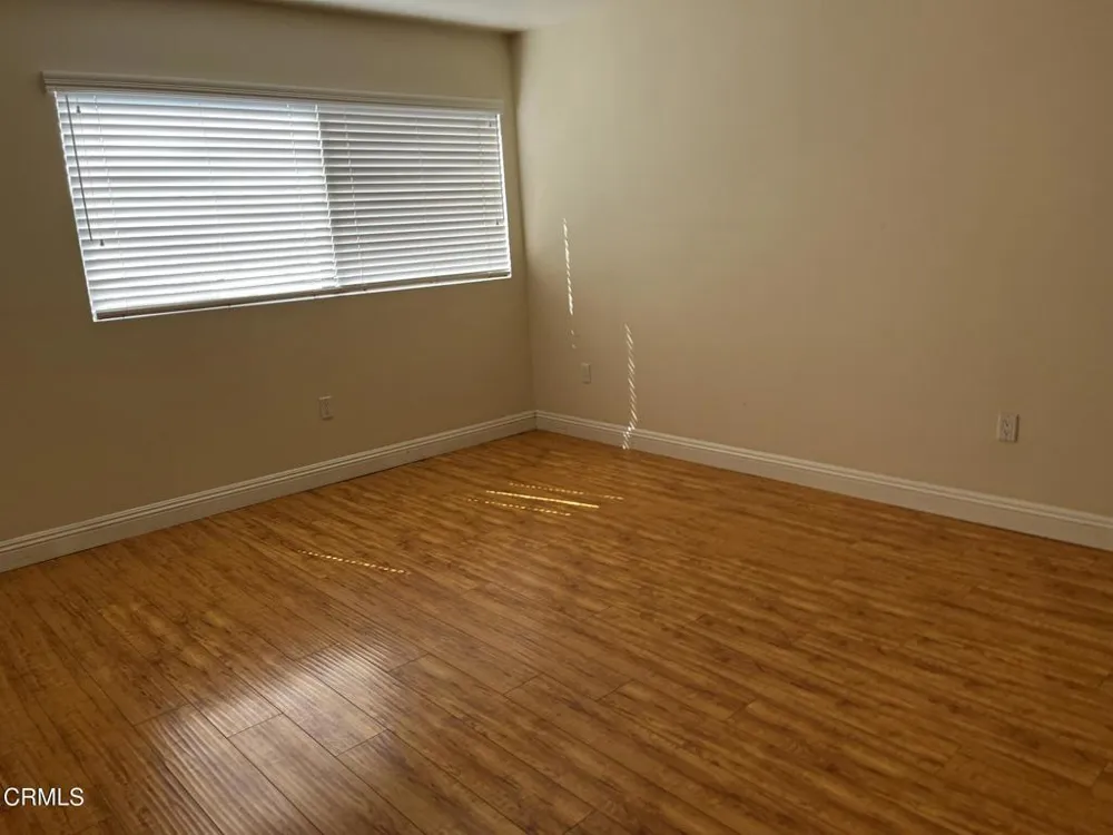 320 Mchenry Road #27 Glendale, CA 91206