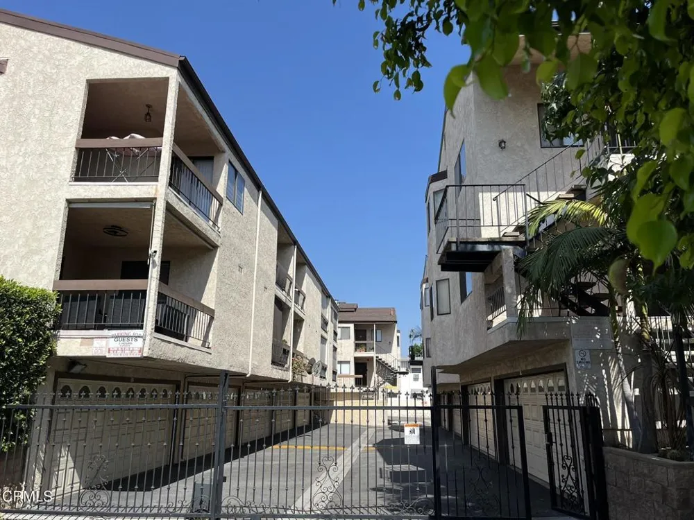 320 Mchenry Road #27 Glendale, CA 91206