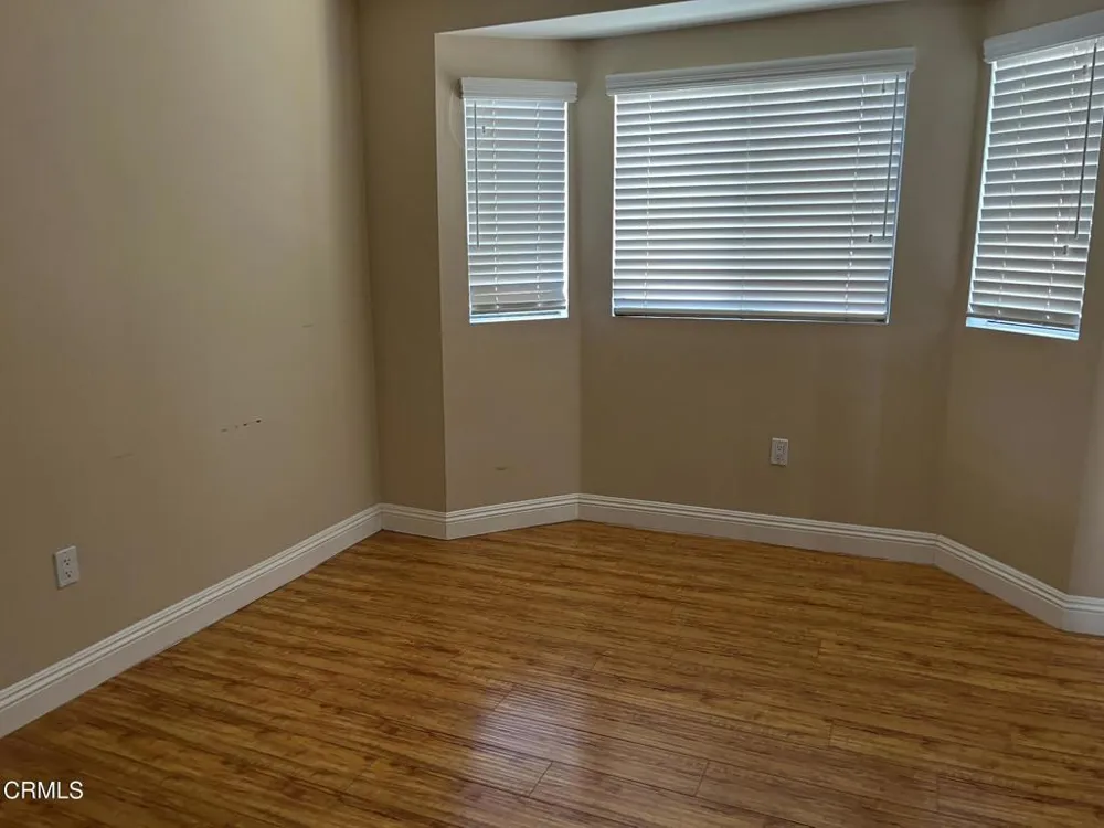 320 Mchenry Road #27 Glendale, CA 91206