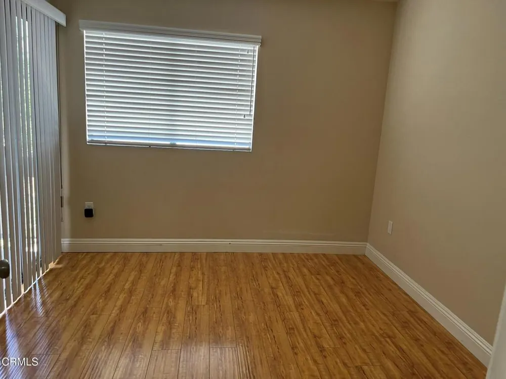 320 Mchenry Road #27 Glendale, CA 91206