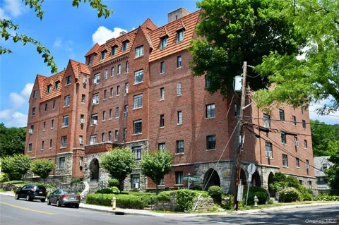 22 Sagamore Road #2B