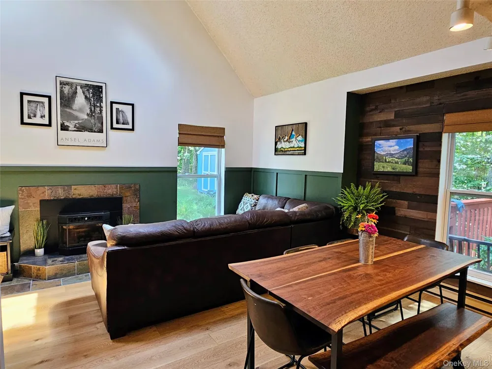 27 Fox Run Woodridge, NY 12789