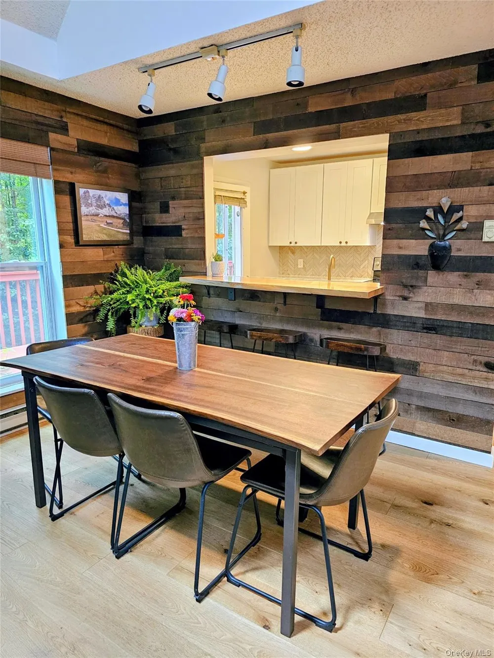 27 Fox Run Woodridge, NY 12789