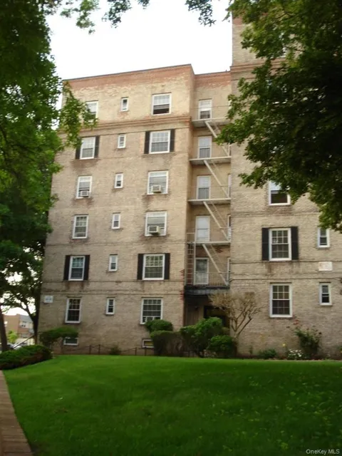 55-23 31 AVENUE #J3
