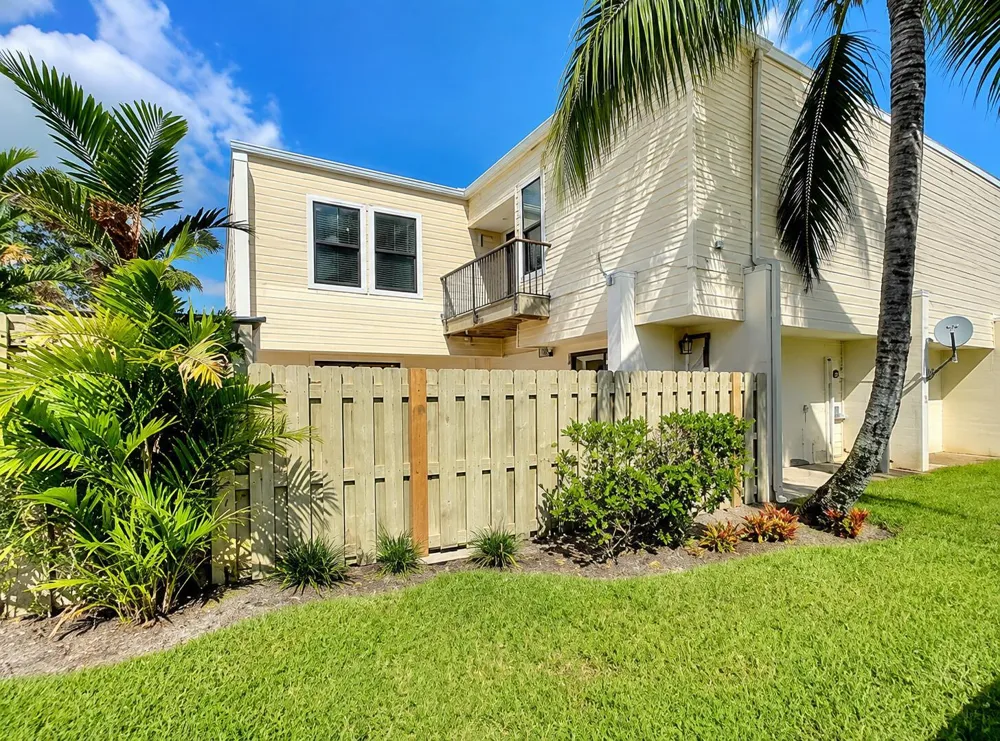 11976 SHAKERWOOD LANE Wellington, FL 33414