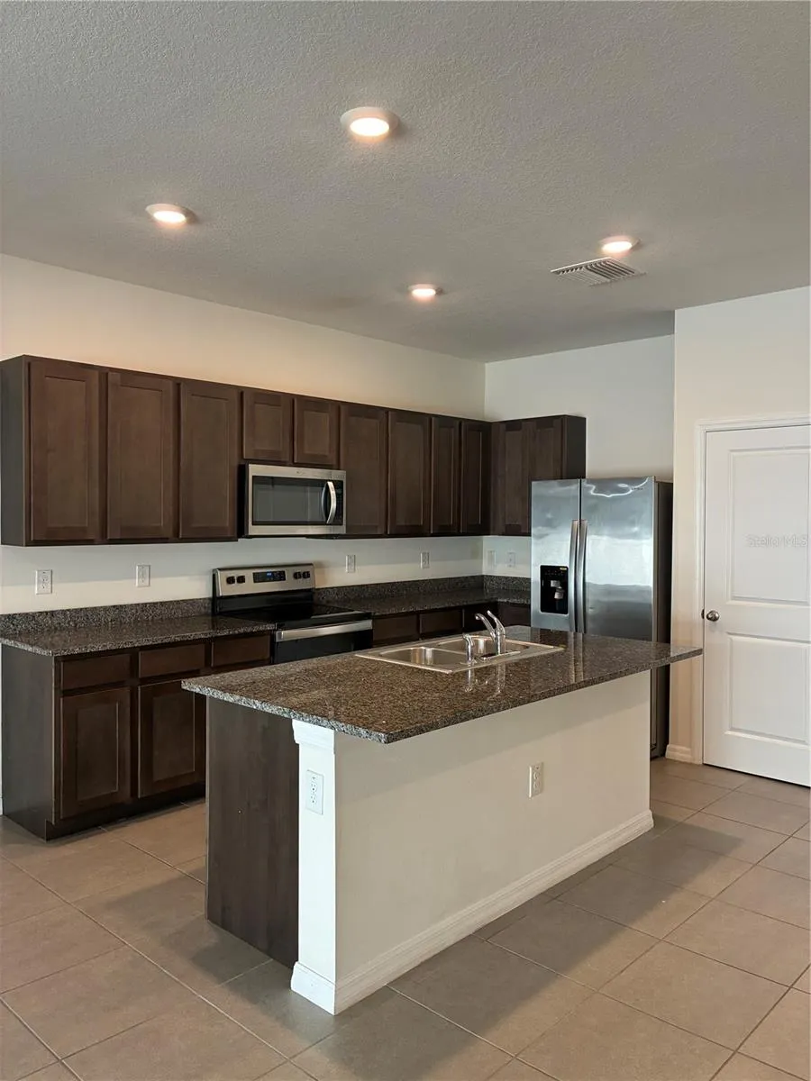 2913 BELUGA BAY DRIVE Odessa, FL 33556