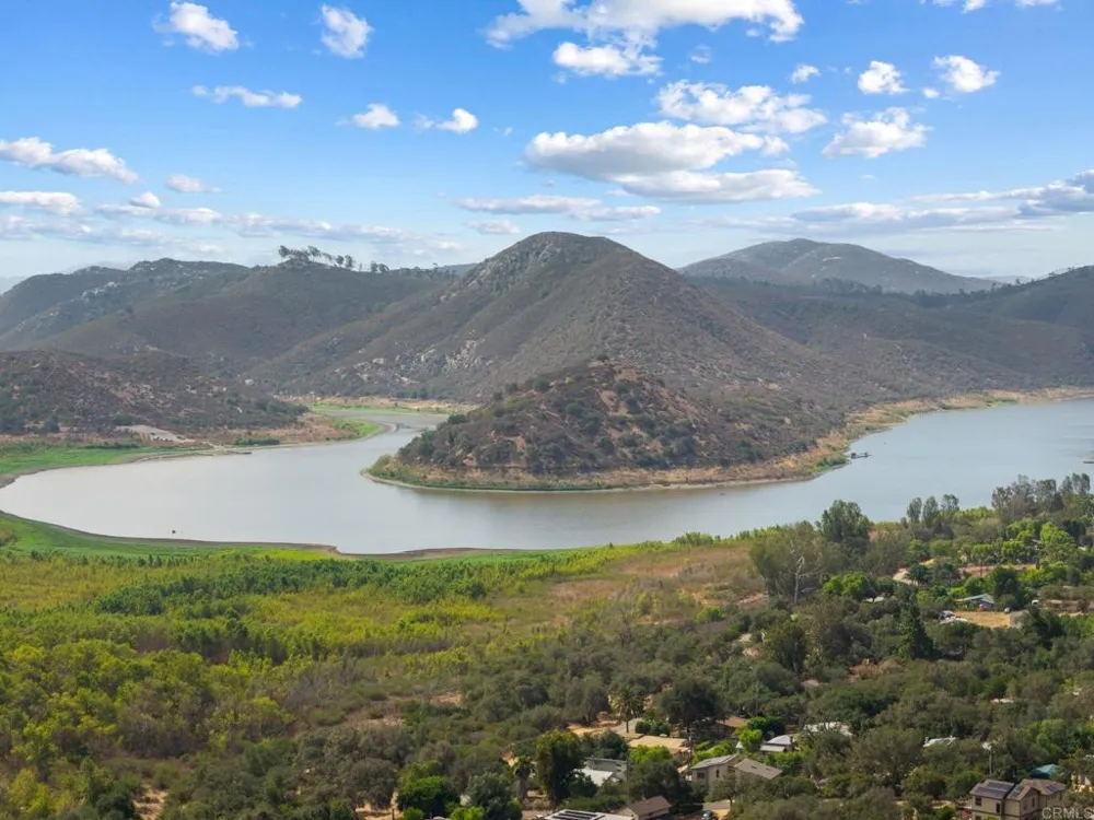 9704 Del Dios Highway Escondido, CA 92029