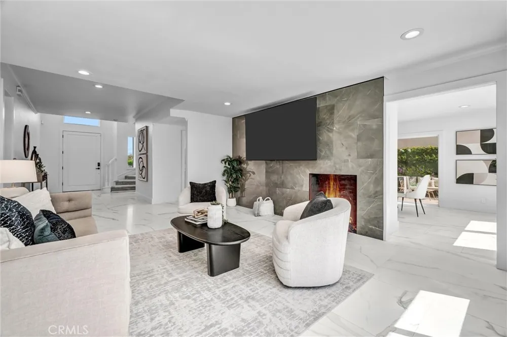 18871 Santa Marta Street Fountain Valley, CA 92708