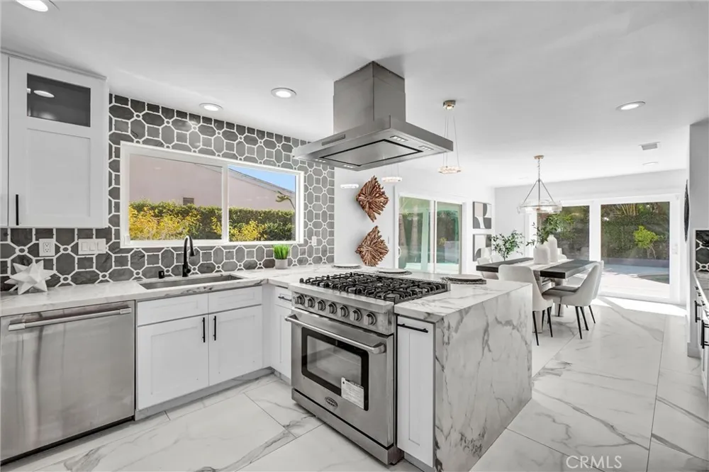 18871 Santa Marta Street Fountain Valley, CA 92708