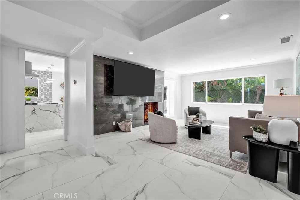 18871 Santa Marta Street Fountain Valley, CA 92708
