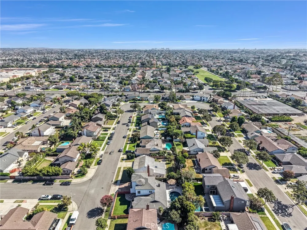 18871 Santa Marta Street Fountain Valley, CA 92708