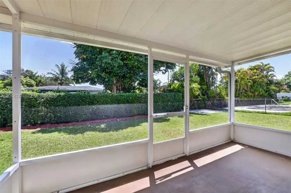 148 SW 126th Ave Plantation, FL 33325